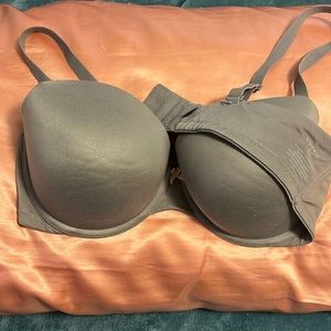 EUC Torrid Tshirt bra. Worn once, smoke free pet friendly house
